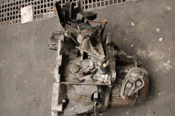 BOITE DE VITESSE MANUEL  CITROEN BERLINGO / XSARA PICASSO , PEUGEOT PARTNER 1.6HDI ( 5VITESSES ) - Vue 3